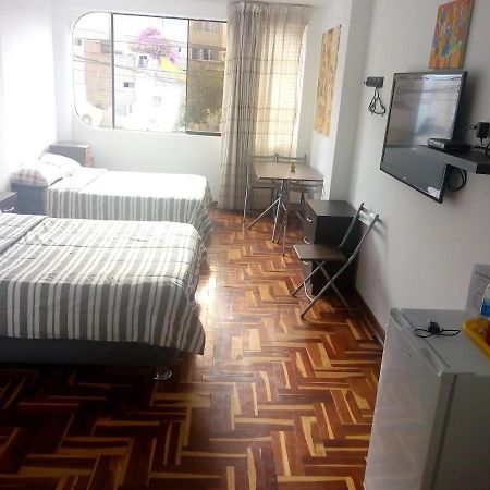 Peruvian Family Hostal Miraflores ليما المظهر الخارجي الصورة